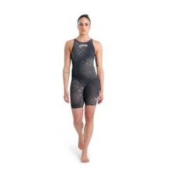 Arena Limited Edition Carbon Air² Openback Kneesuit - Night Gator 7 Arena Limited Edition Carbon Air² Openback Kneesuit - Night Gator -Regatta Verkoopwinkel arena limited edition carbon air openback kneesuit night gator 2