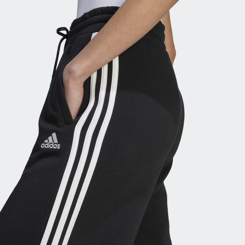 ADIDAS Essentials 3-Stripes French Terry Wide Broek 4 ADIDAS Essentials 3-Stripes French Terry Wide Broek - Afbeelding 4