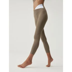 Born Living Yoga Legging Van Hoogwaardige Stof Met Capri Voor Dames